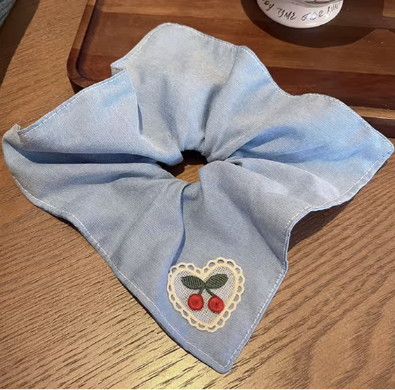 Elegant Pearl Hair Tie