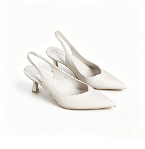 Essential White Low Top Sneakers – Everyday Minimal Style Shoes